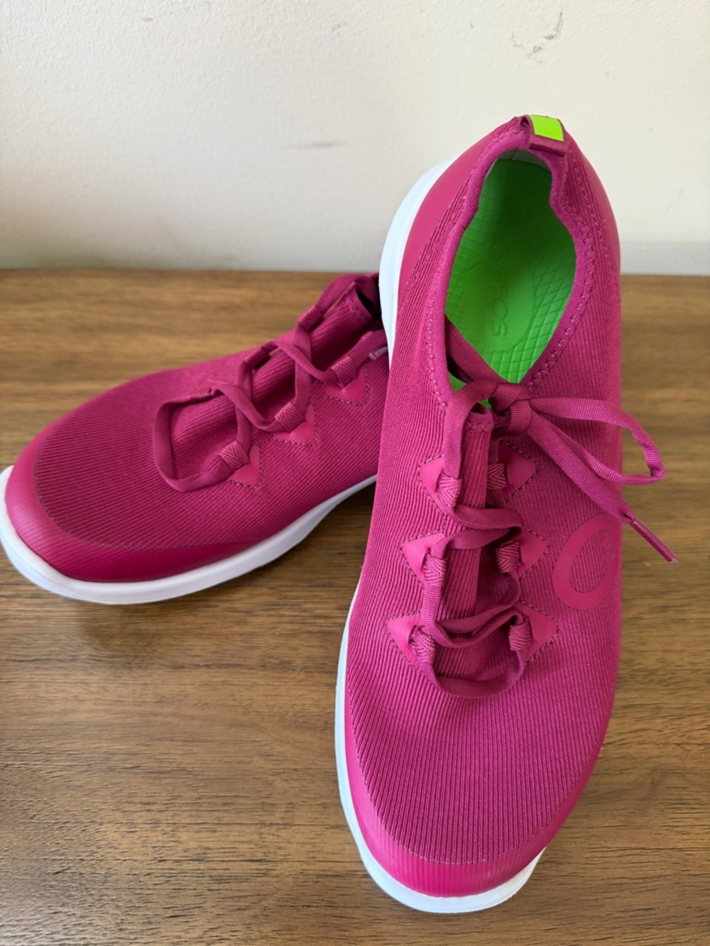 OOFOS OOmg Sport Pink Sneakers Womens 10 Recovery Comfort Shoes
